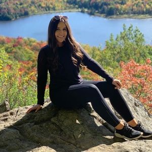 Meet your Posher, Kayla